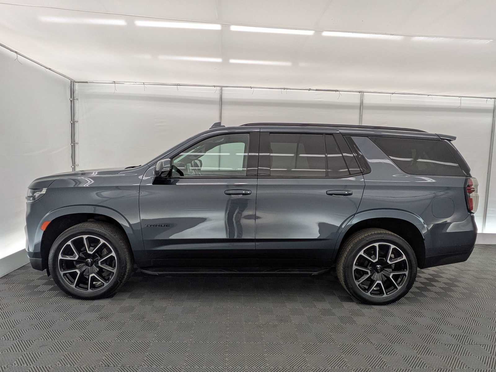 Thumbnail: 2021 Chevrolet Tahoe - 3