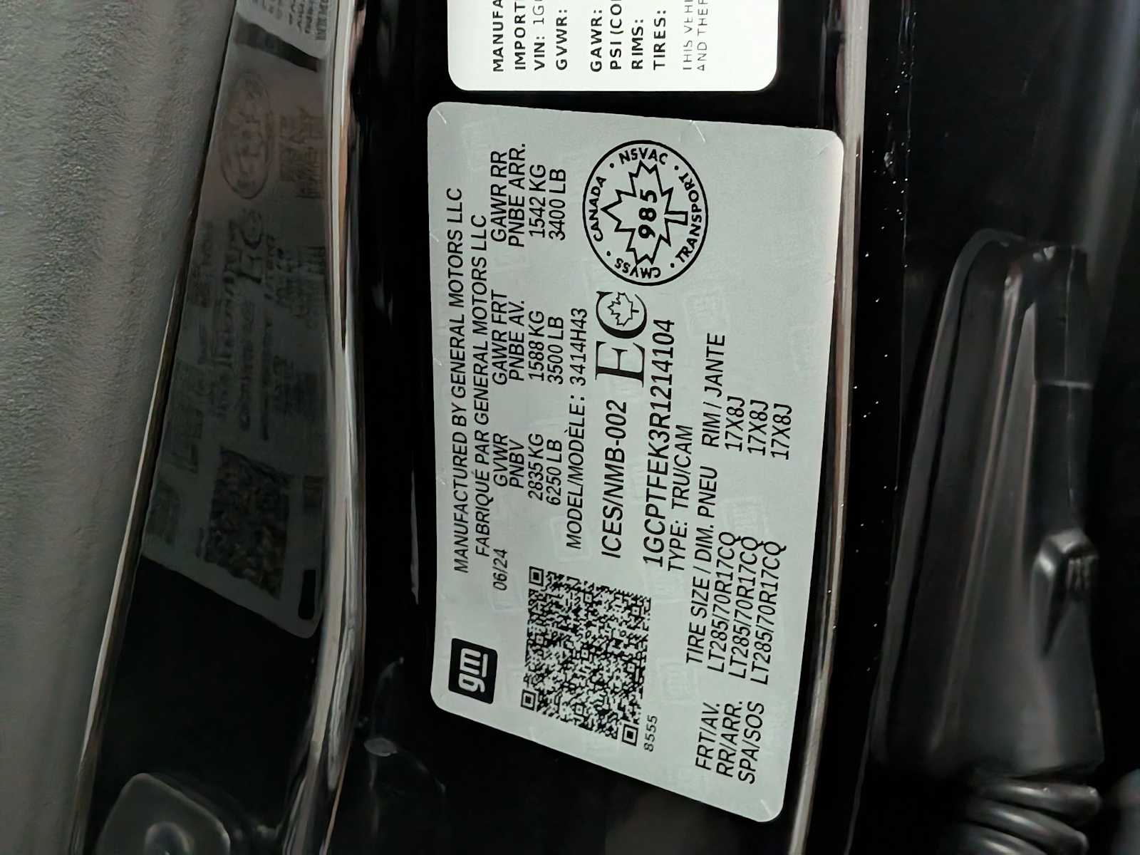 Thumbnail: 2024 Chevrolet Colorado - 37