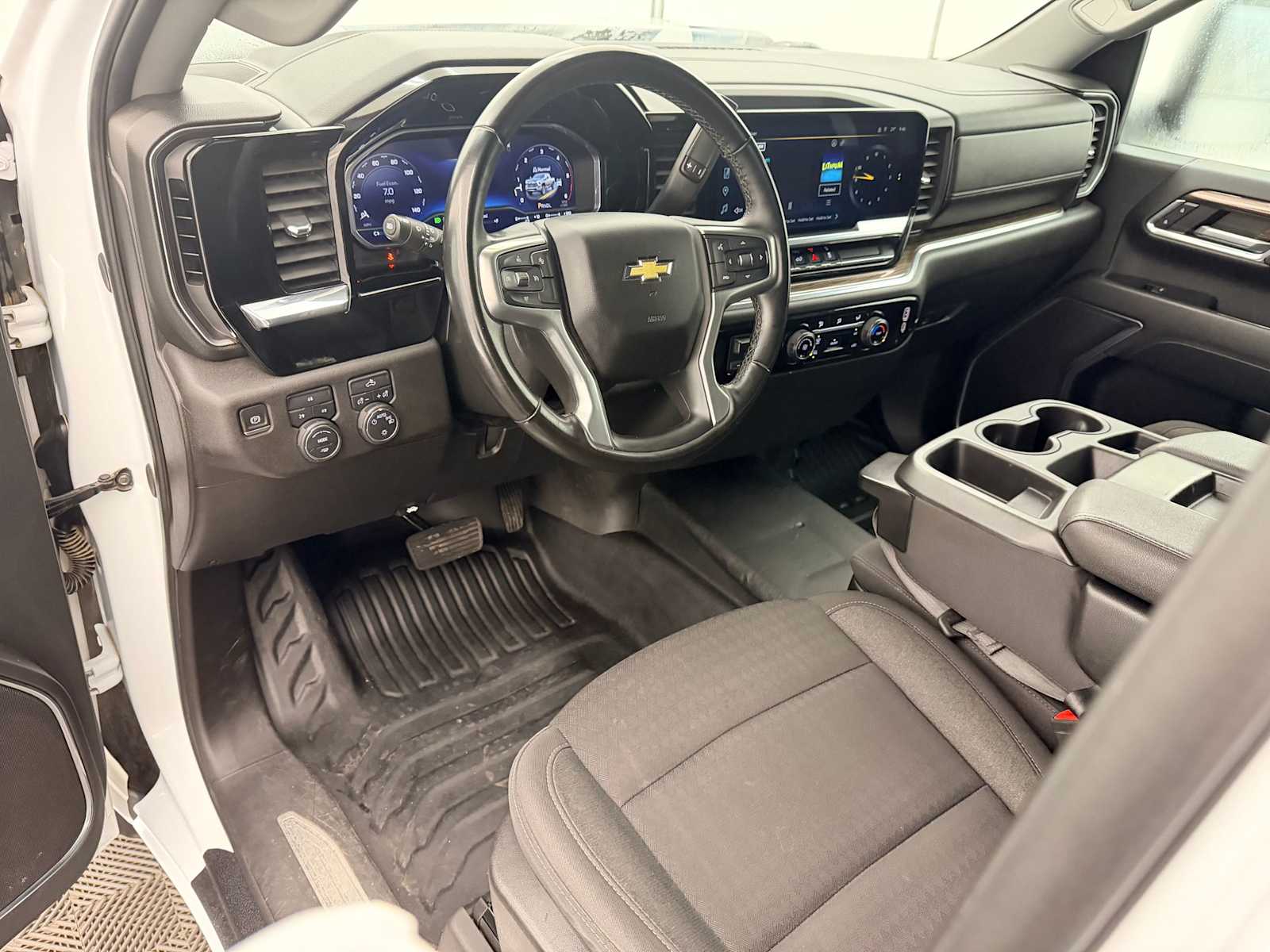 Thumbnail: 2024 Chevrolet Silverado 3500 - 2