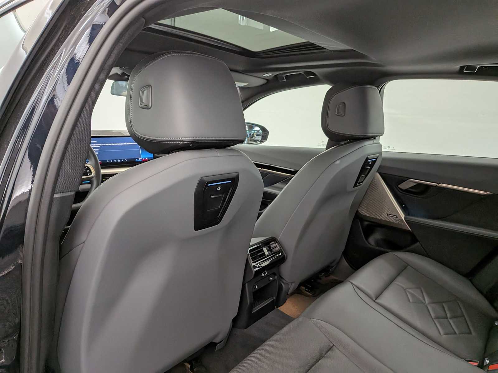 Thumbnail: 2024 BMW 5 Series - 19