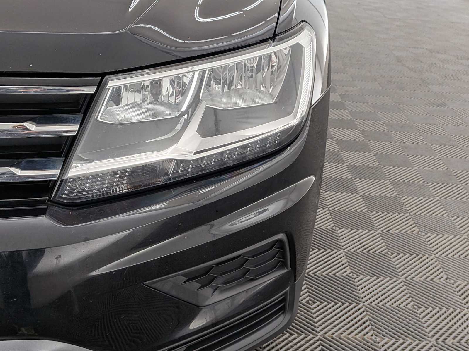 Thumbnail: 2020 Volkswagen Tiguan - 10