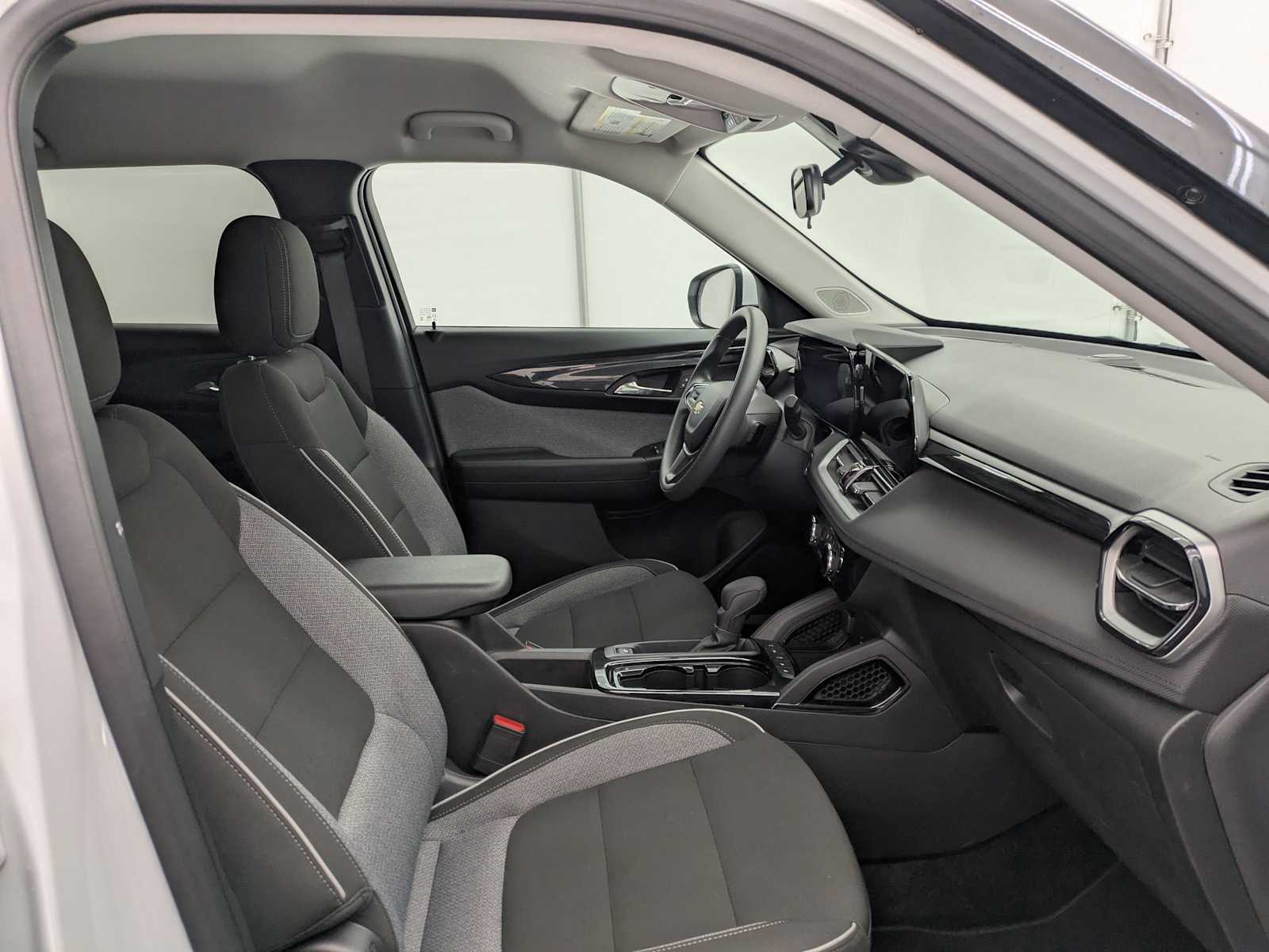 Thumbnail: 2025 Chevrolet TrailBlazer - 21