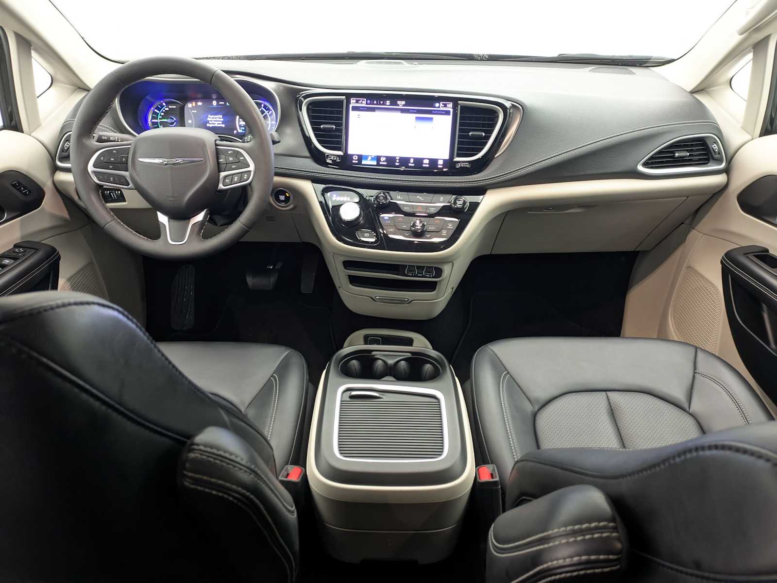 Thumbnail: 2024 Chrysler Pacifica - 16