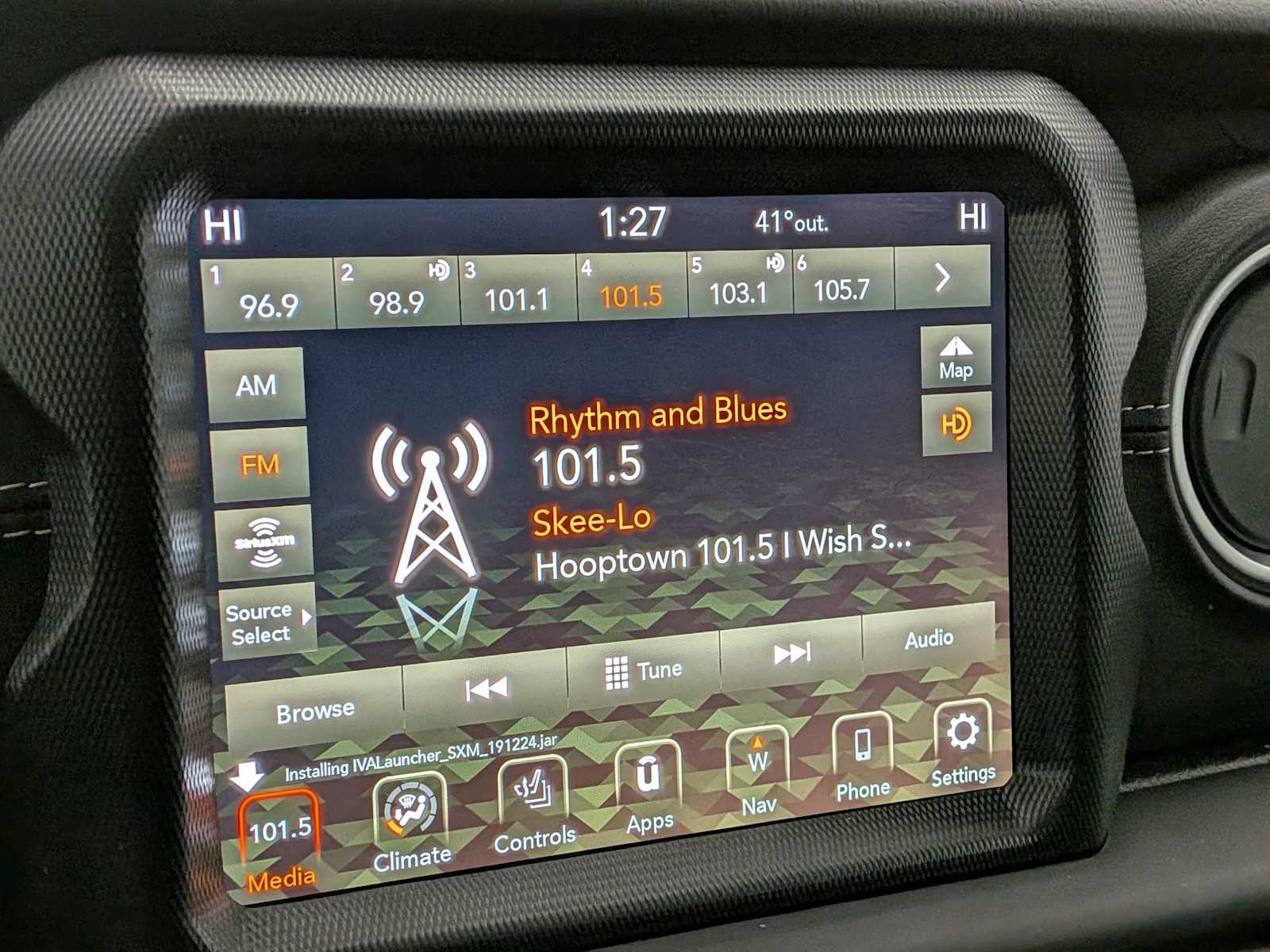 Thumbnail: 2023 Jeep Wrangler - 28