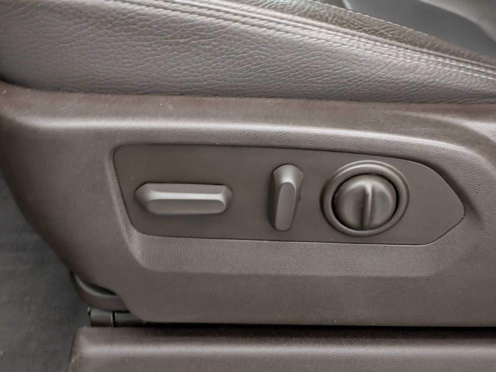 Thumbnail: 2021 GMC Sierra 2500 - 19