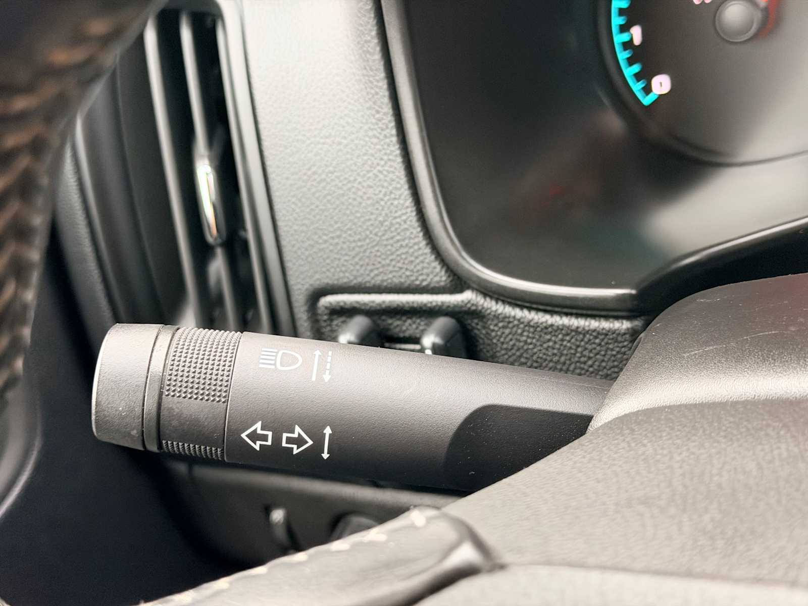 Thumbnail: 2022 Chevrolet Colorado - 25