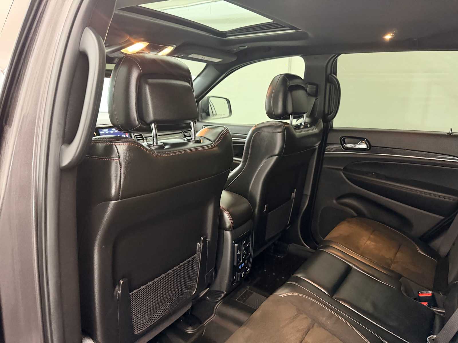 Thumbnail: 2021 Jeep Grand Cherokee - 20