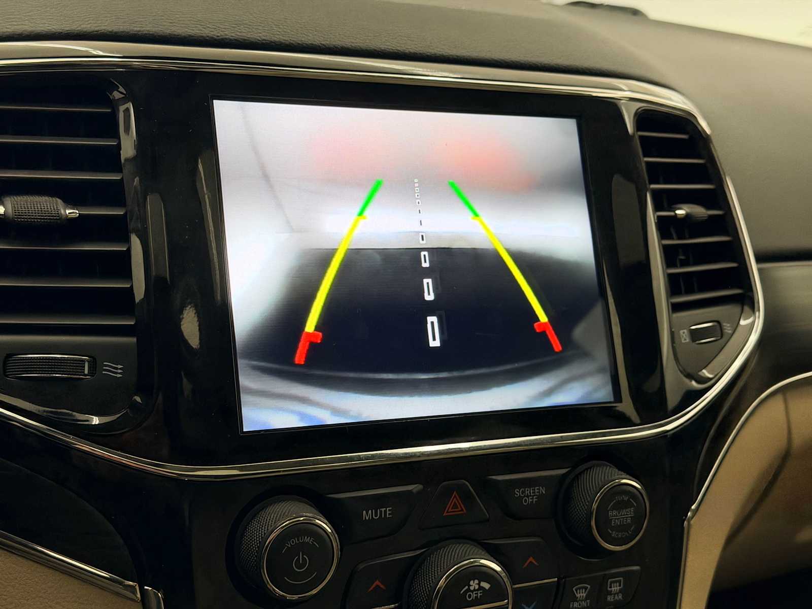 Thumbnail: 2021 Jeep Grand Cherokee - 30