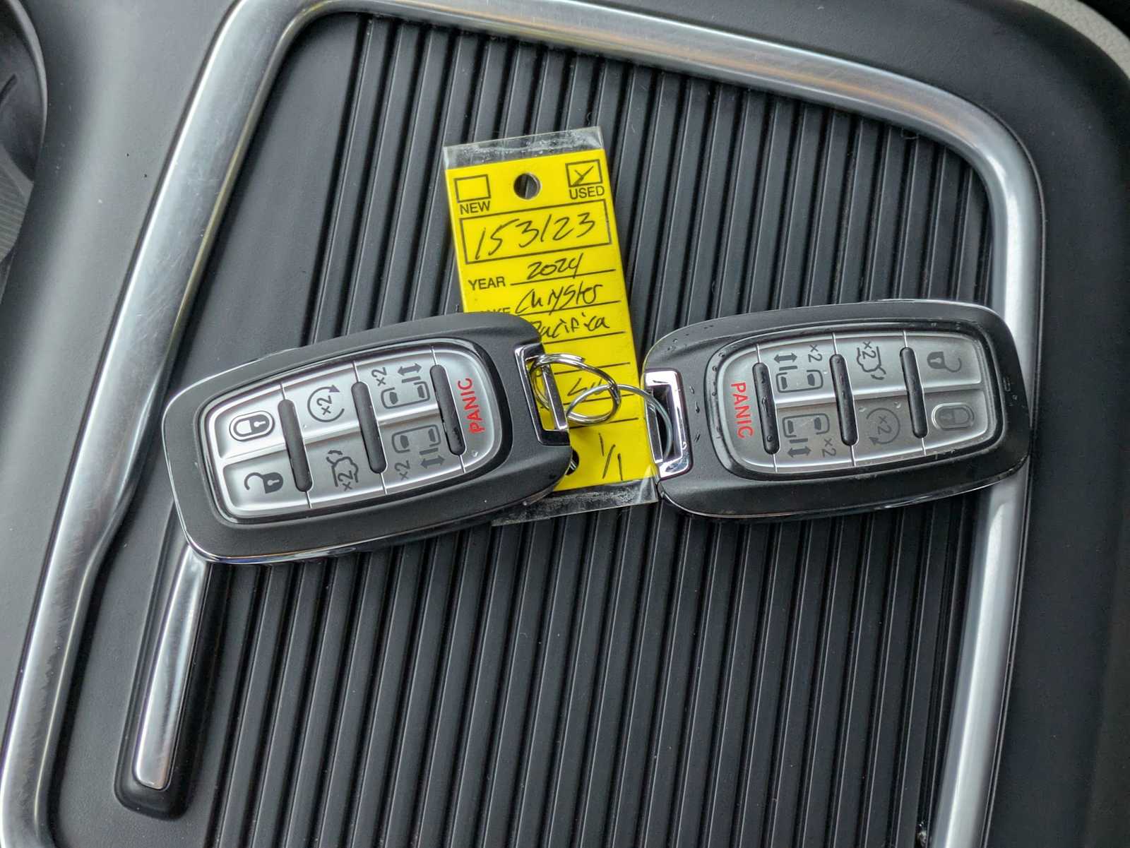 Thumbnail: 2024 Chrysler Pacifica - 33