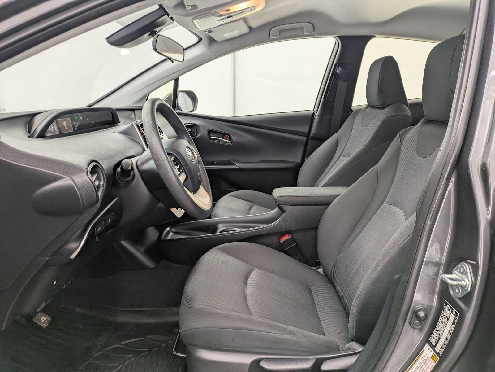 Thumbnail: 2018 Toyota Prius - 17