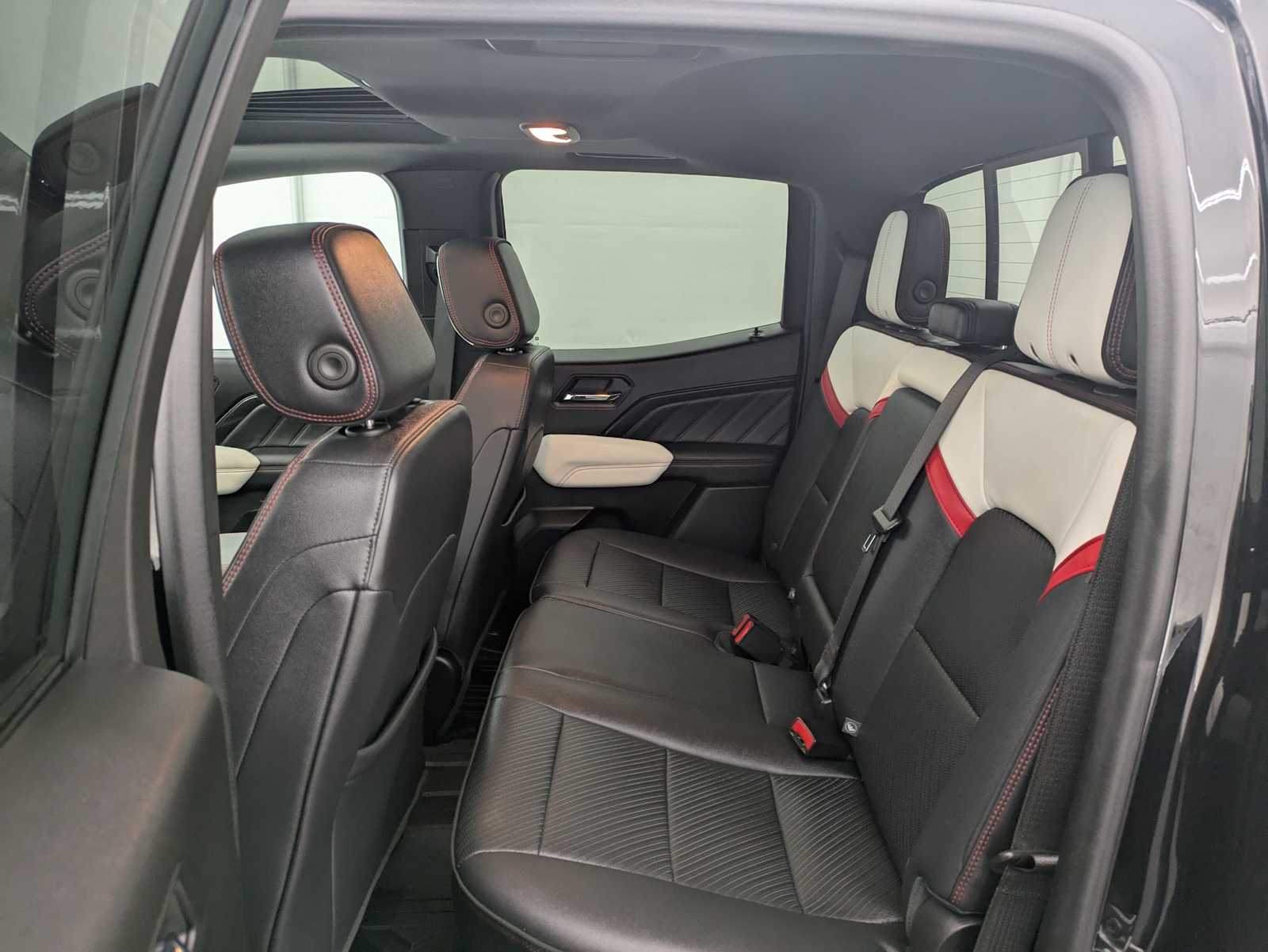 Thumbnail: 2024 GMC Canyon - 21