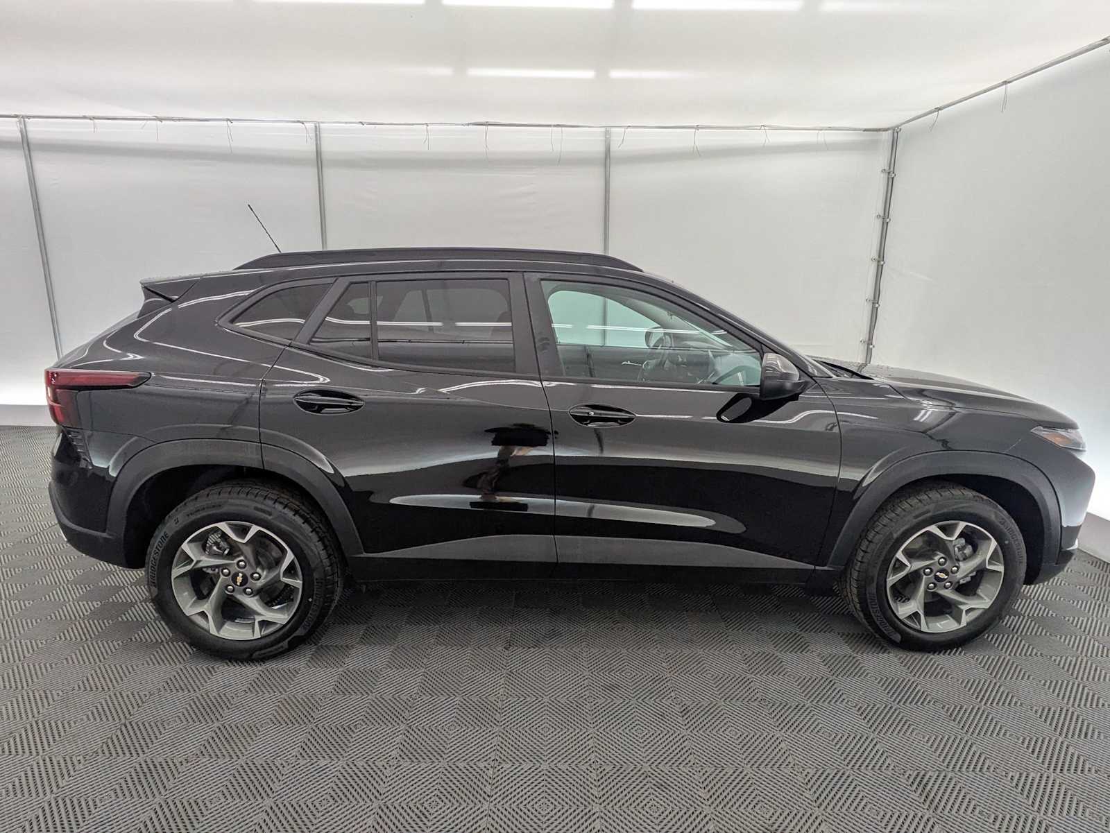 Thumbnail: 2024 Chevrolet Trax - 7