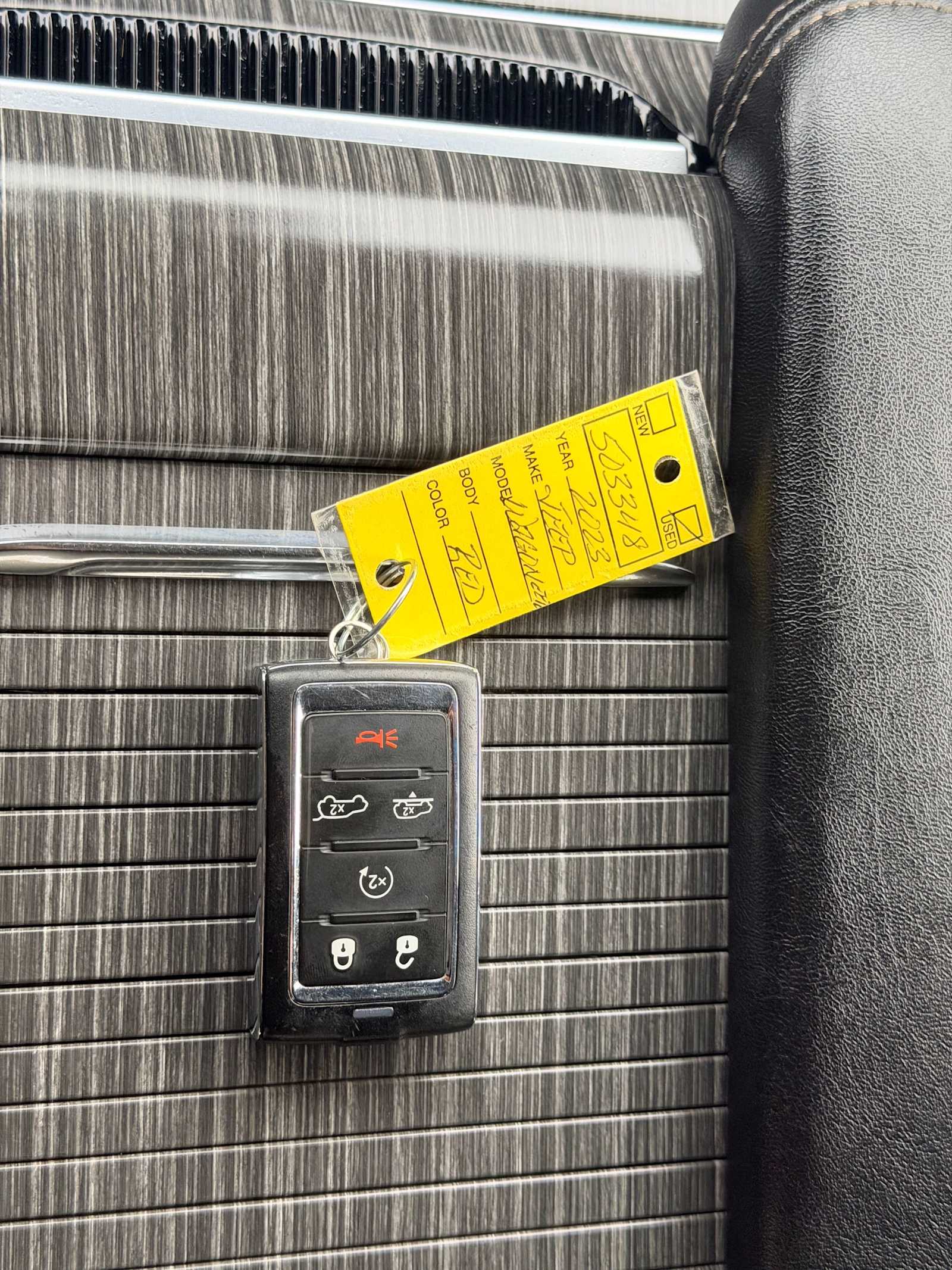 Thumbnail: 2023 Jeep Wagoneer - 35