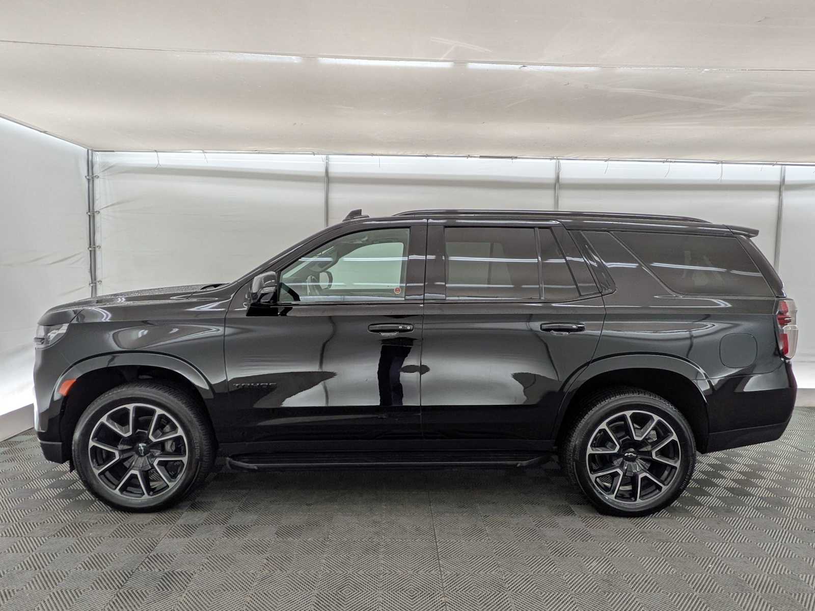 2024 Chevrolet Tahoe RST photo 3