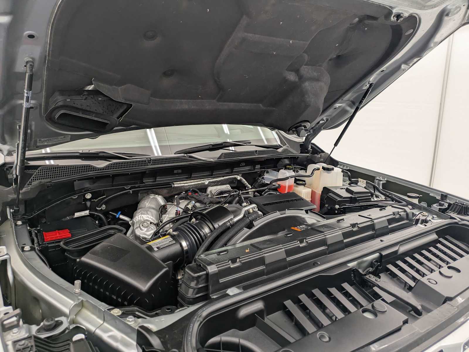 Thumbnail: 2025 GMC Sierra 2500 - 16