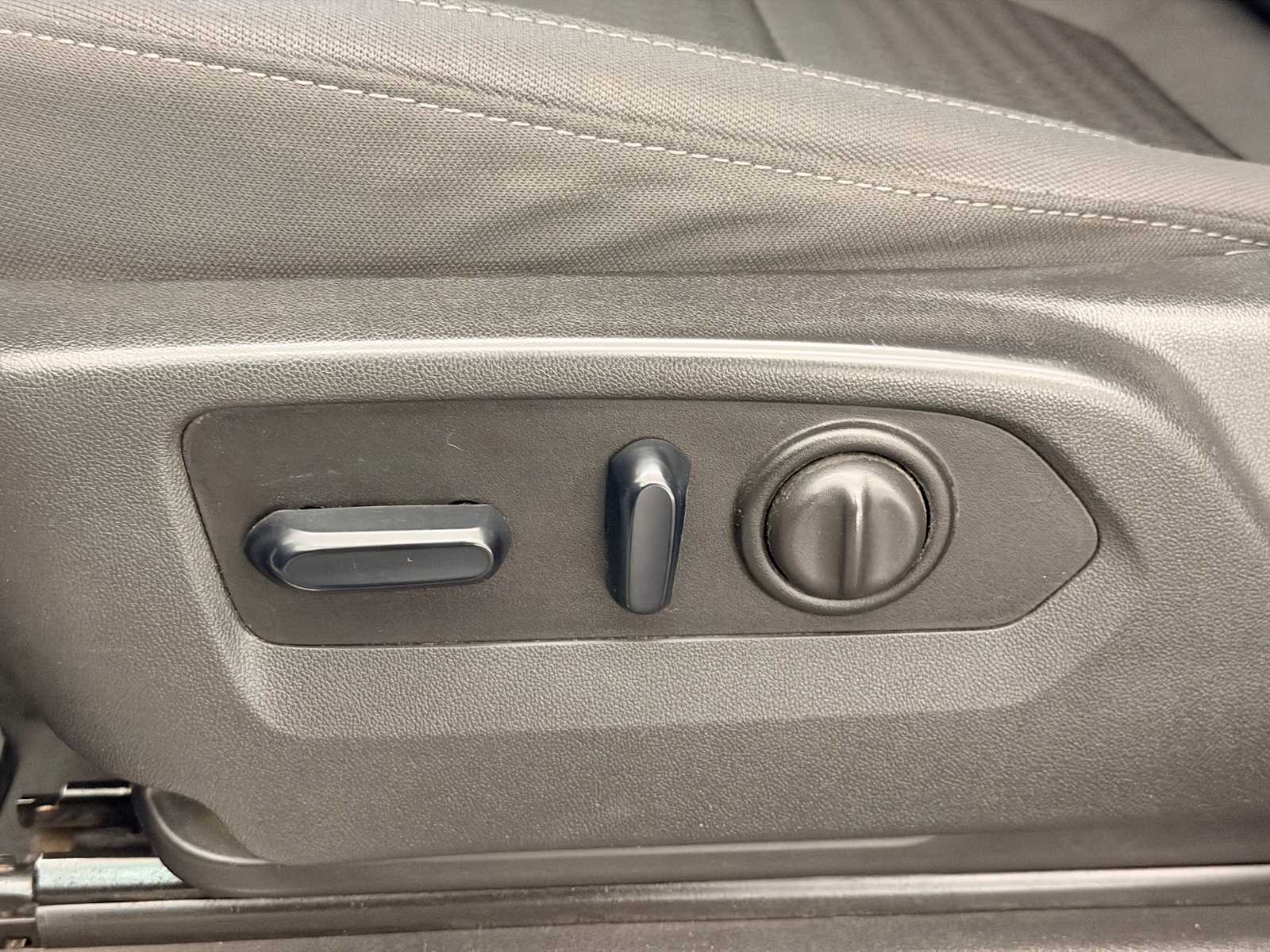 Thumbnail: 2023 GMC Sierra 3500 - 19