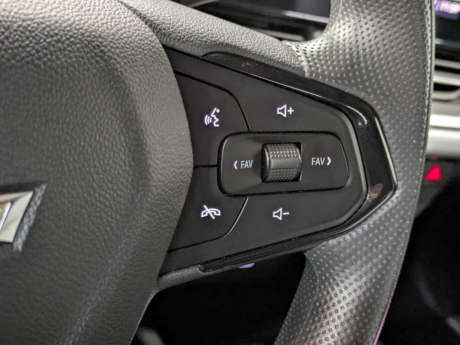 Thumbnail: 2025 Chevrolet Trax - 24