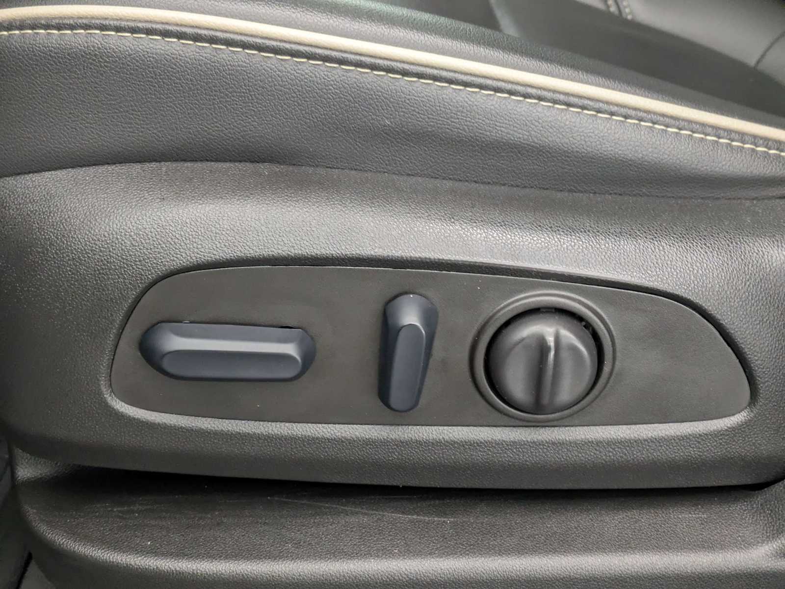 Thumbnail: 2024 Chevrolet Traverse - 19