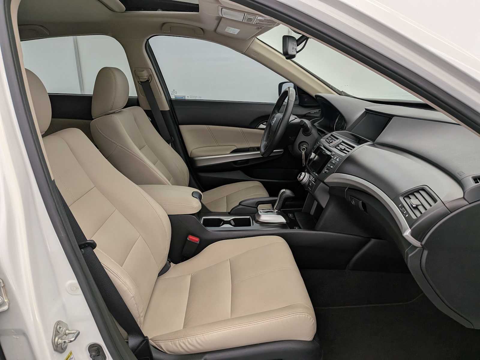 Thumbnail: 2013 Honda Crosstour - 21