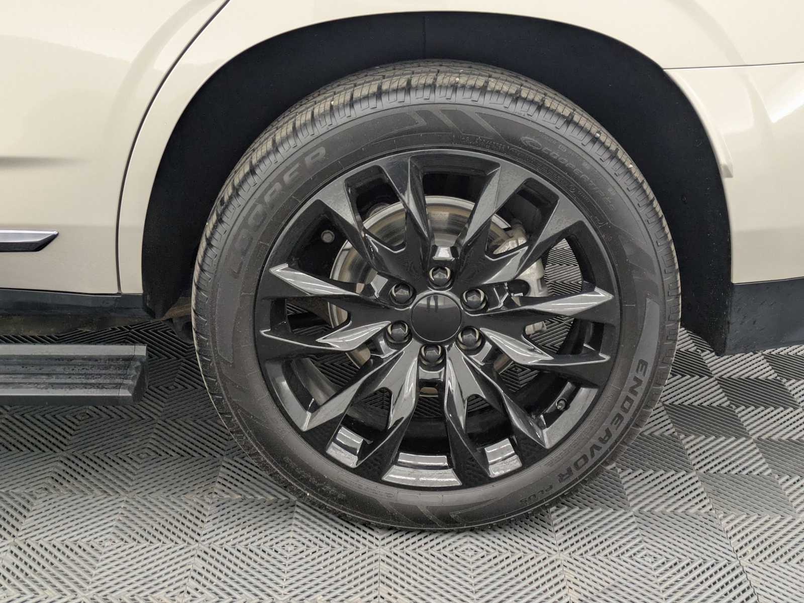 Thumbnail: 2023 GMC Yukon - 16