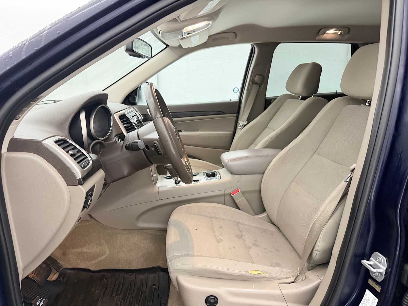 Thumbnail: 2012 Jeep Grand Cherokee - 16