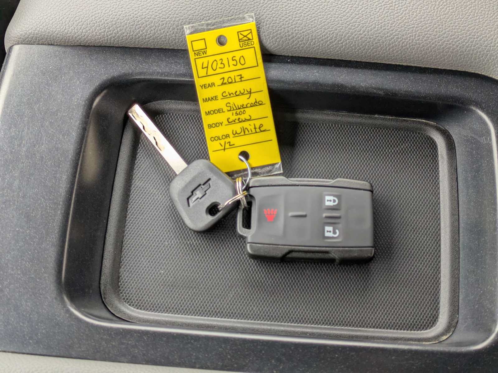 Thumbnail: 2017 Chevrolet Silverado 1500 - 31