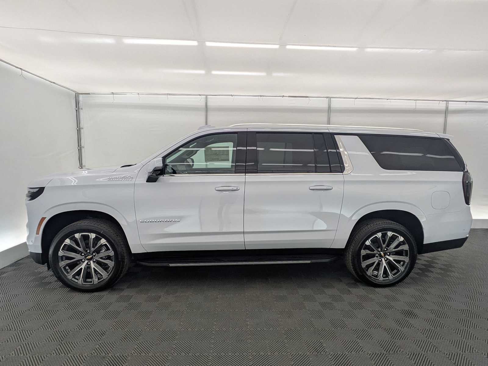 Thumbnail: 2026 Chevrolet Suburban - 3