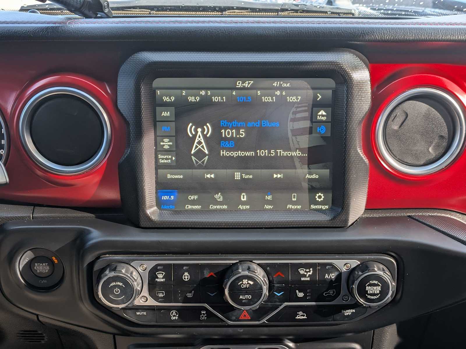 Thumbnail: 2023 Jeep Wrangler - 28