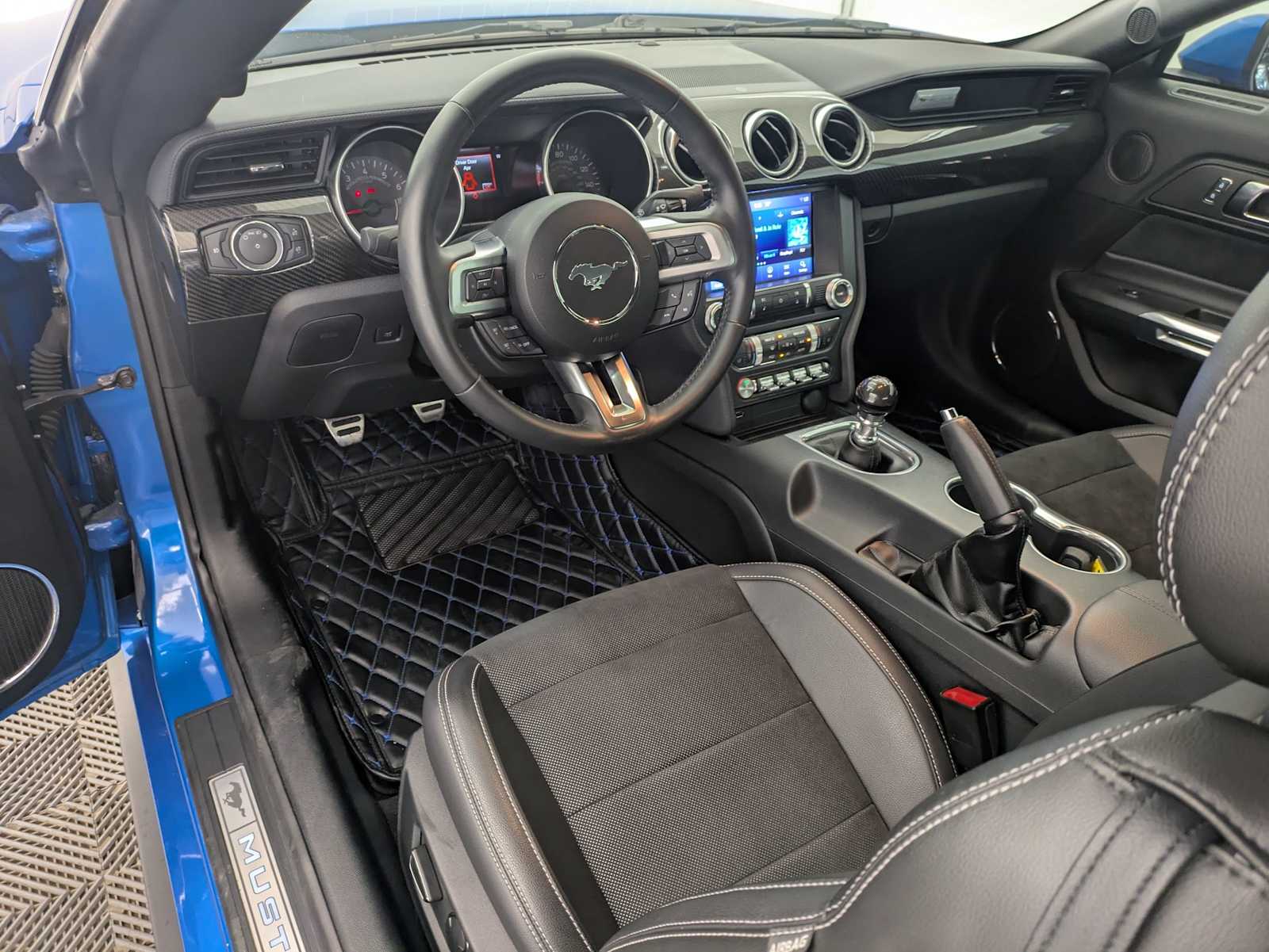 2019 Ford Mustang GT Premium photo 2