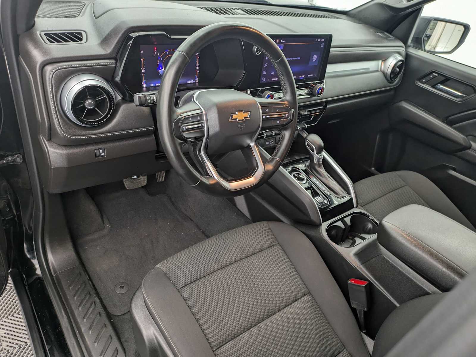 Thumbnail: 2023 Chevrolet Colorado - 2