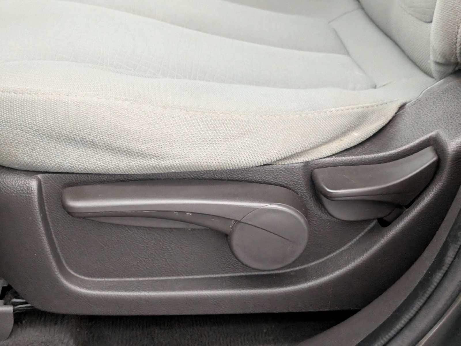 Thumbnail: 2011 Hyundai Santa Fe - 18
