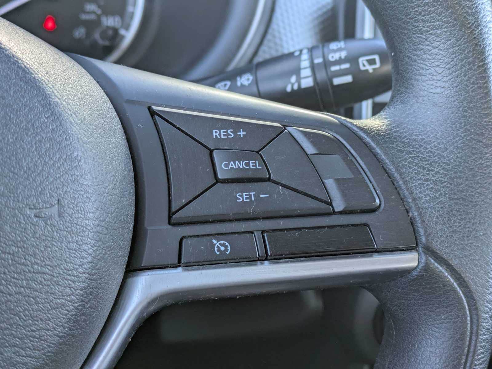 Thumbnail: 2018 Nissan Kicks - 24