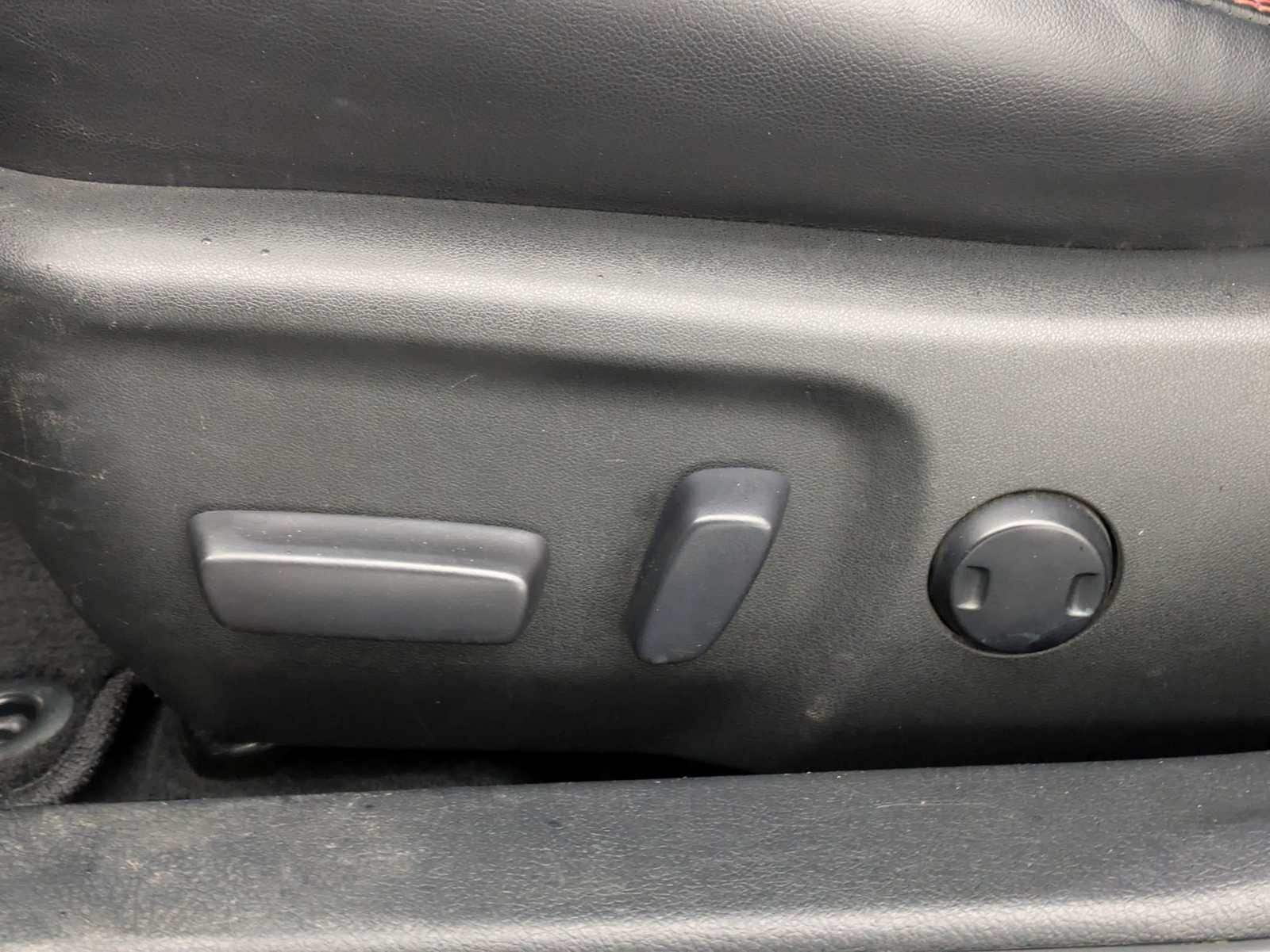 Thumbnail: 2017 Toyota Camry - 18