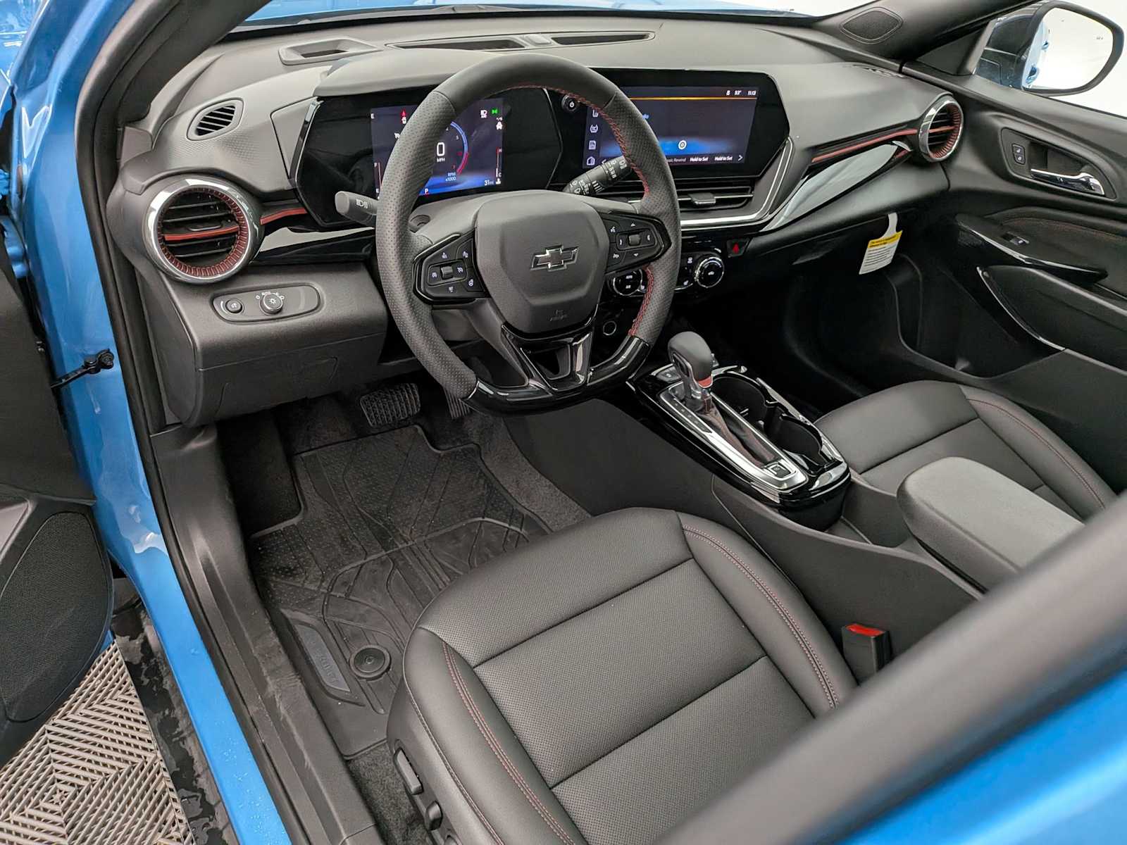 Thumbnail: 2025 Chevrolet Trax - 2