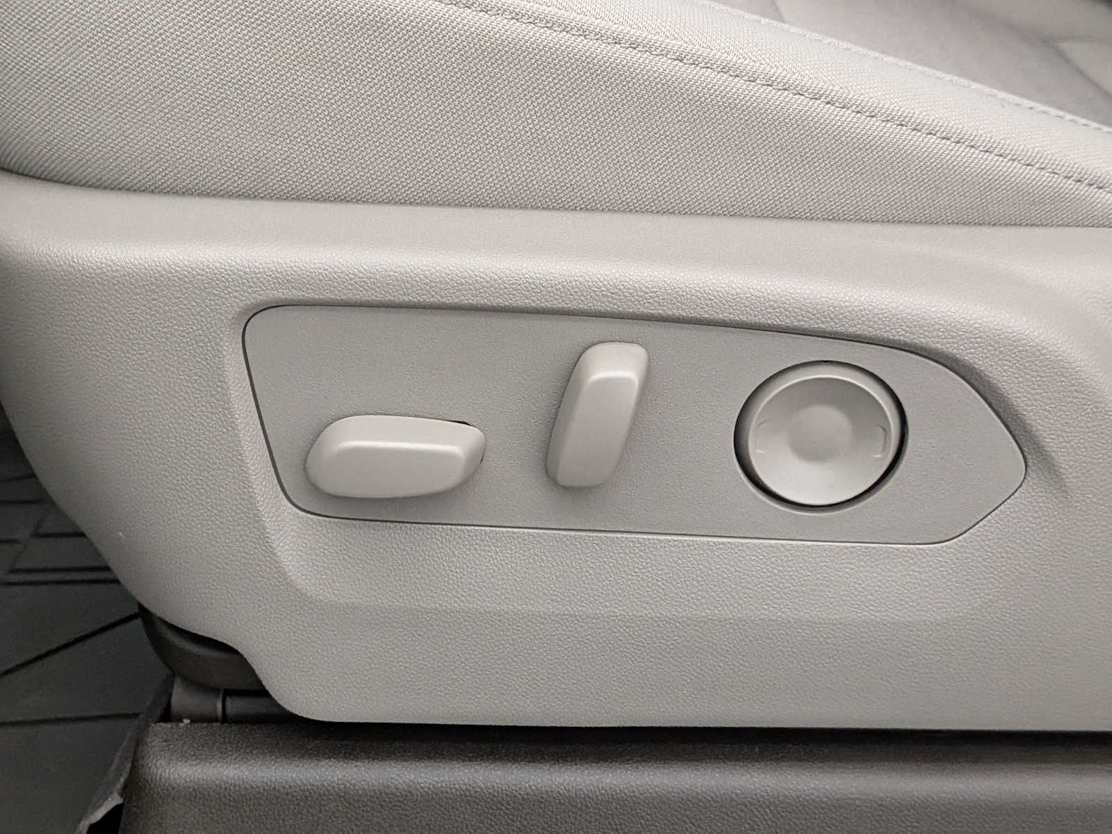 Thumbnail: 2026 Chevrolet Silverado 1500 - 21