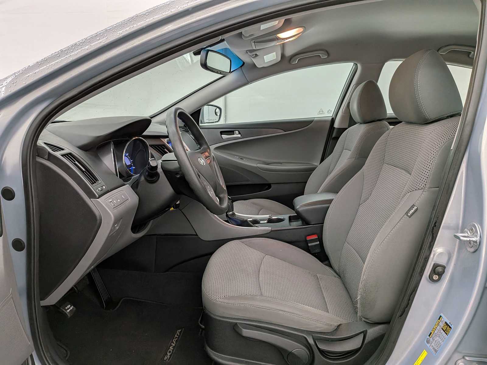 Thumbnail: 2011 Hyundai Sonata - 16