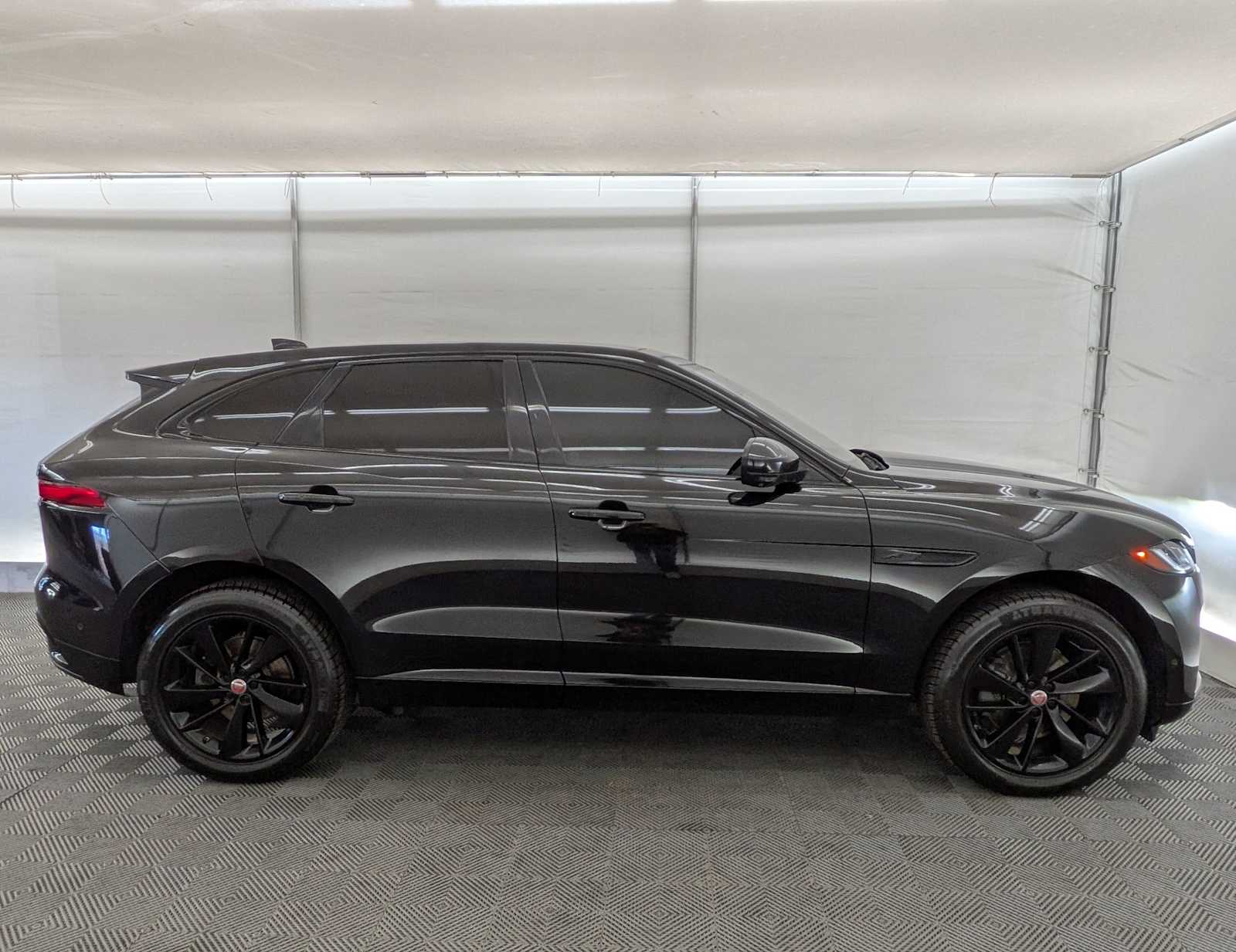 Thumbnail: 2021 Jaguar F-Pace - 7