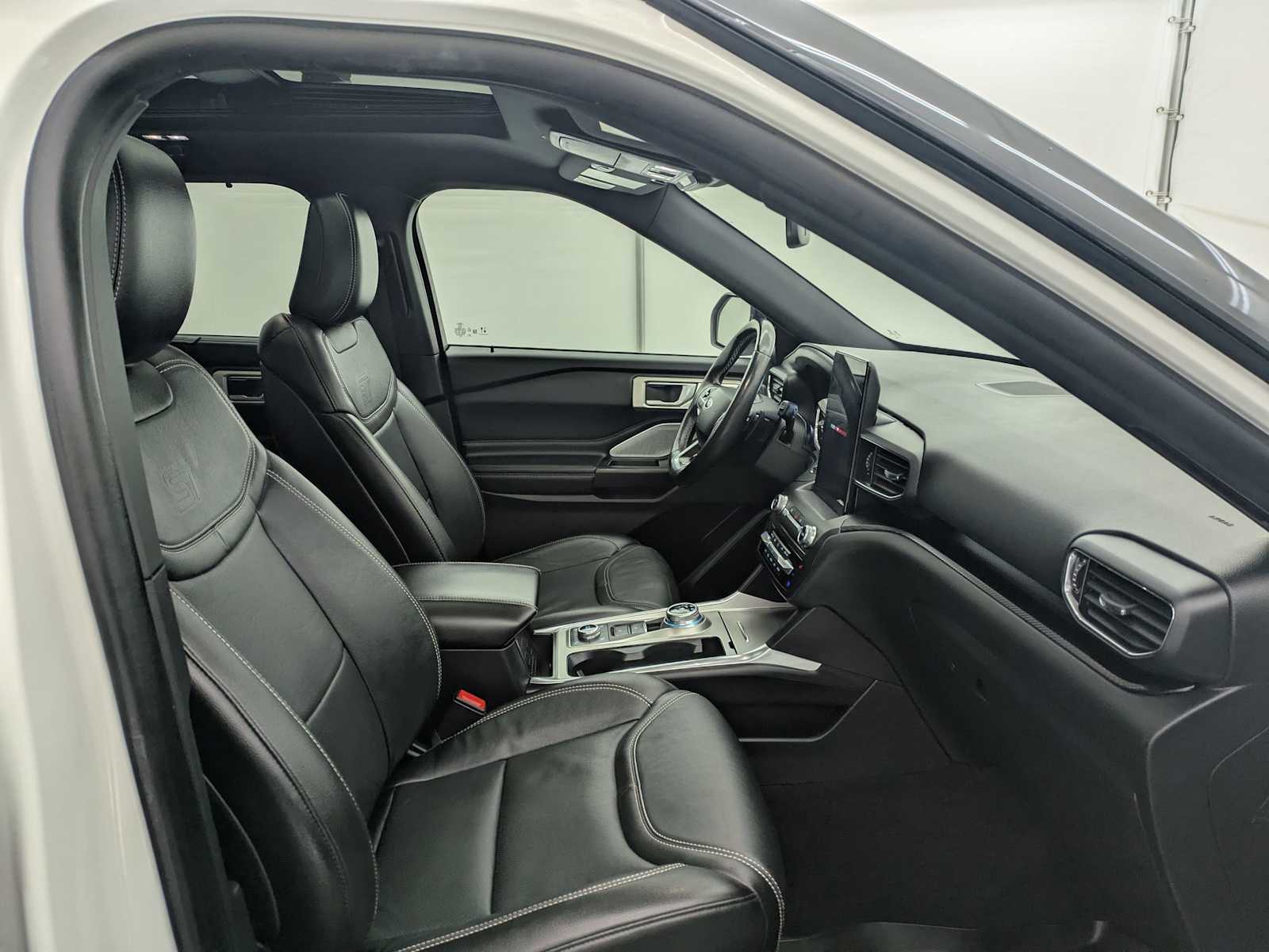 Thumbnail: 2020 Ford Explorer - 21