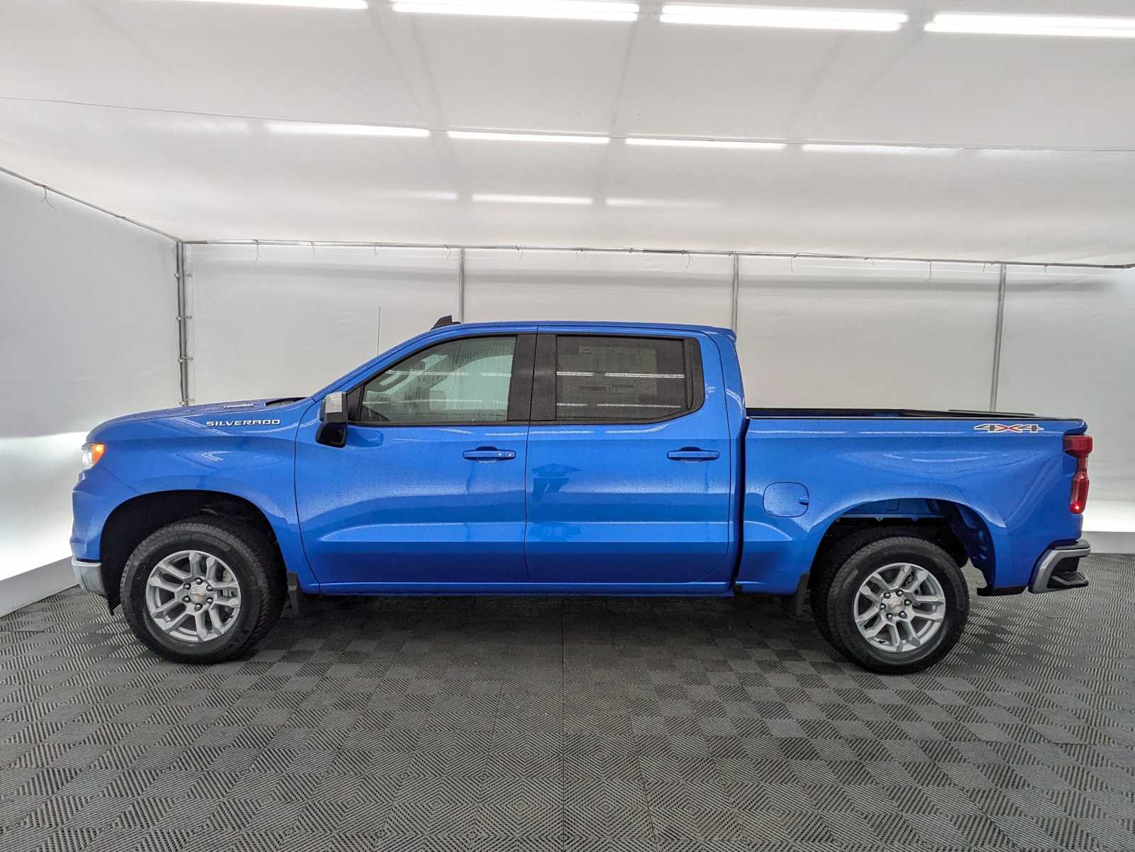 Thumbnail: 2025 Chevrolet Silverado 1500 - 3