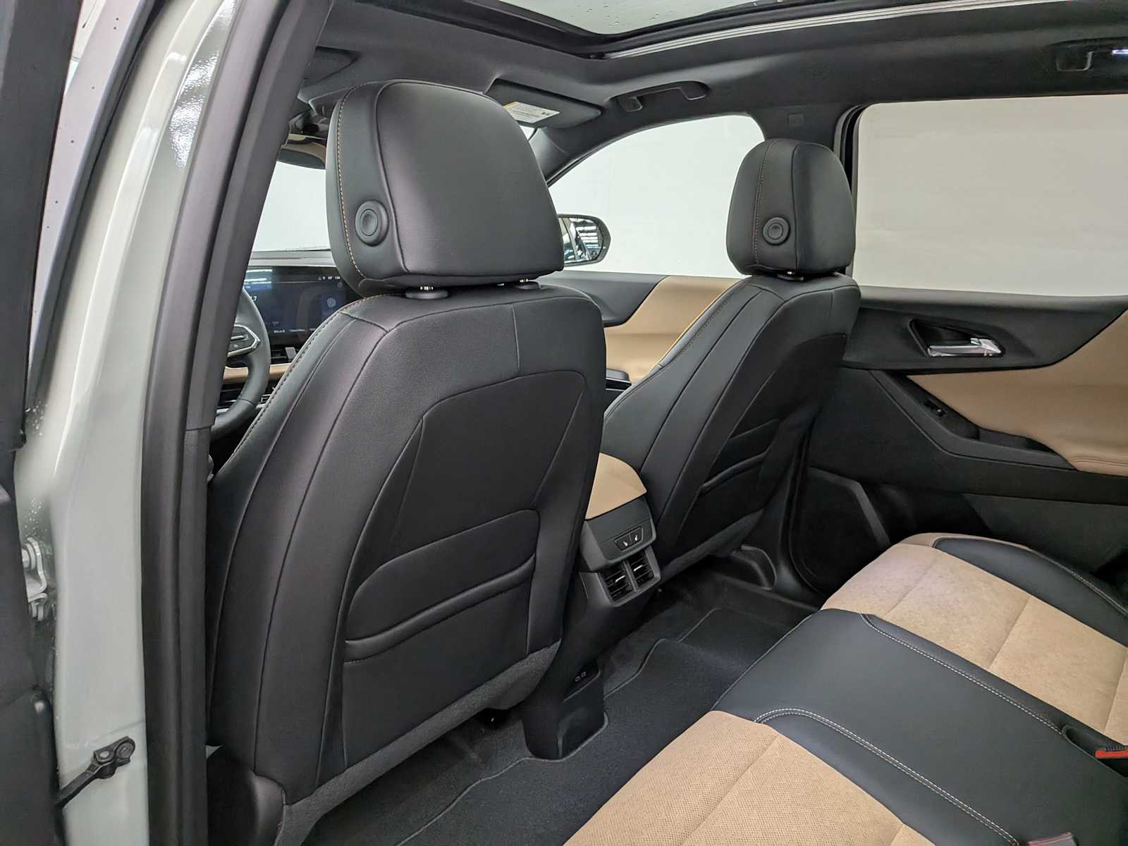 Thumbnail: 2026 Chevrolet Equinox - 18