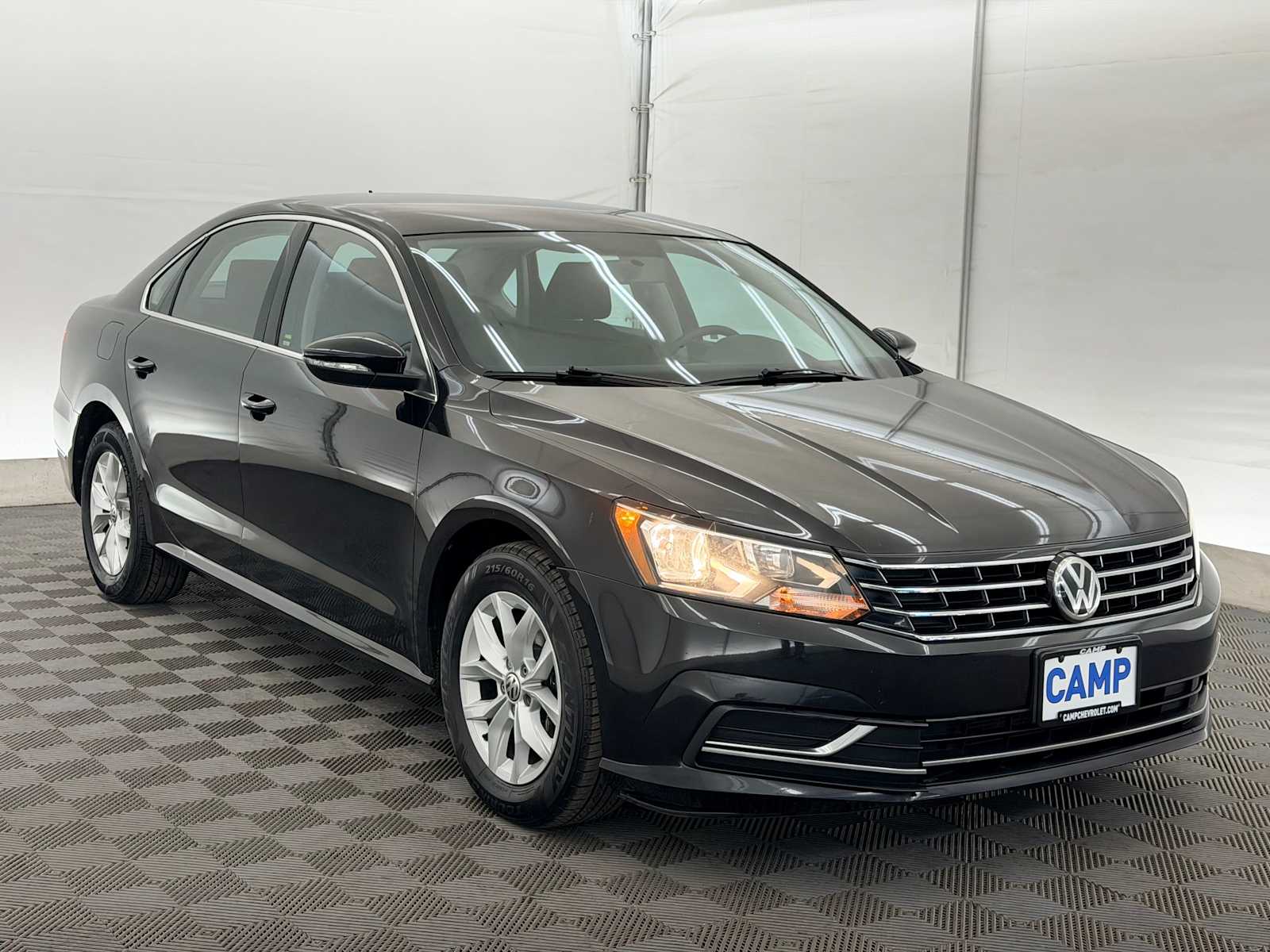 Thumbnail: 2017 Volkswagen Passat - 8