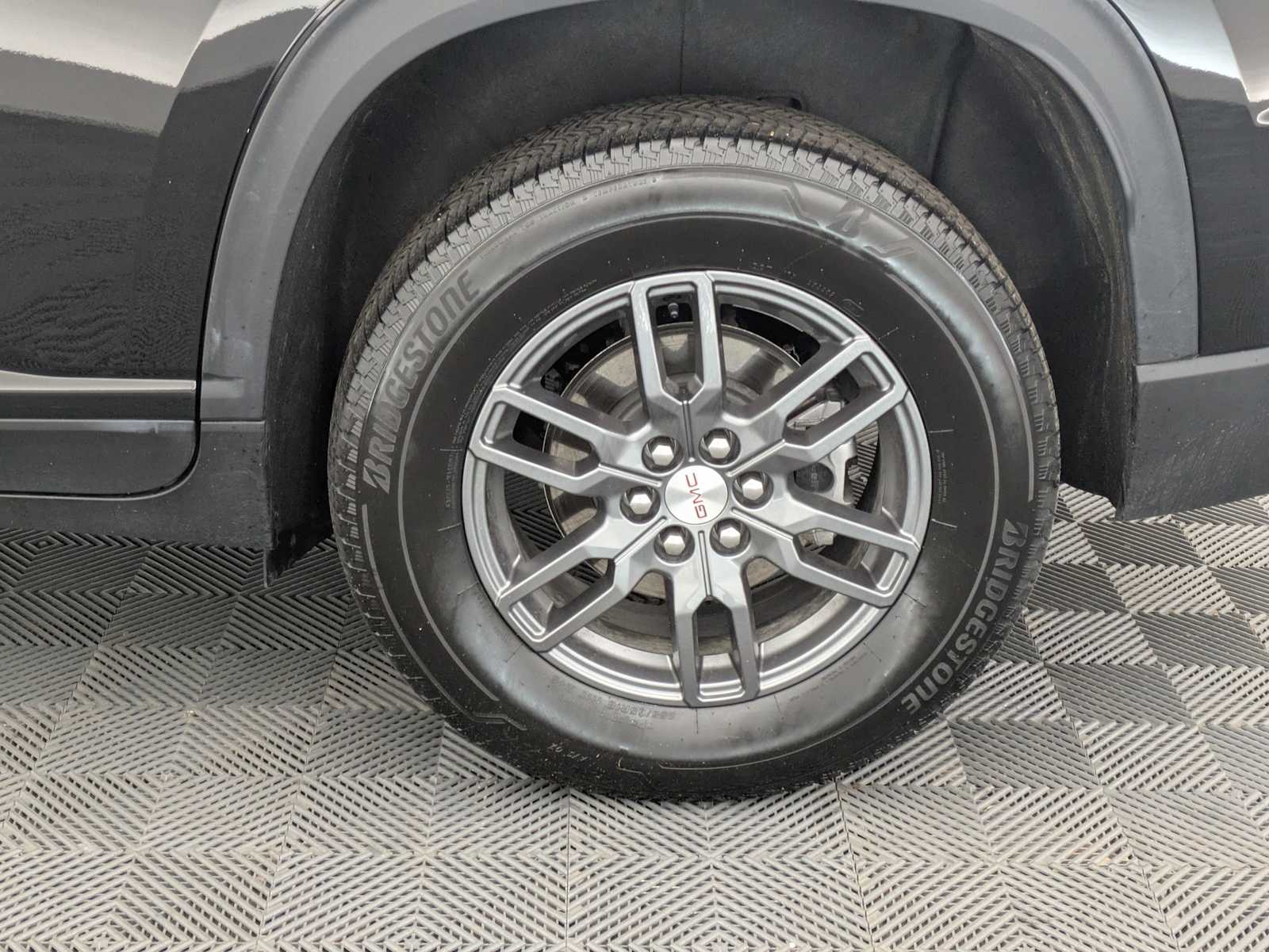 Thumbnail: 2025 GMC Acadia - 14