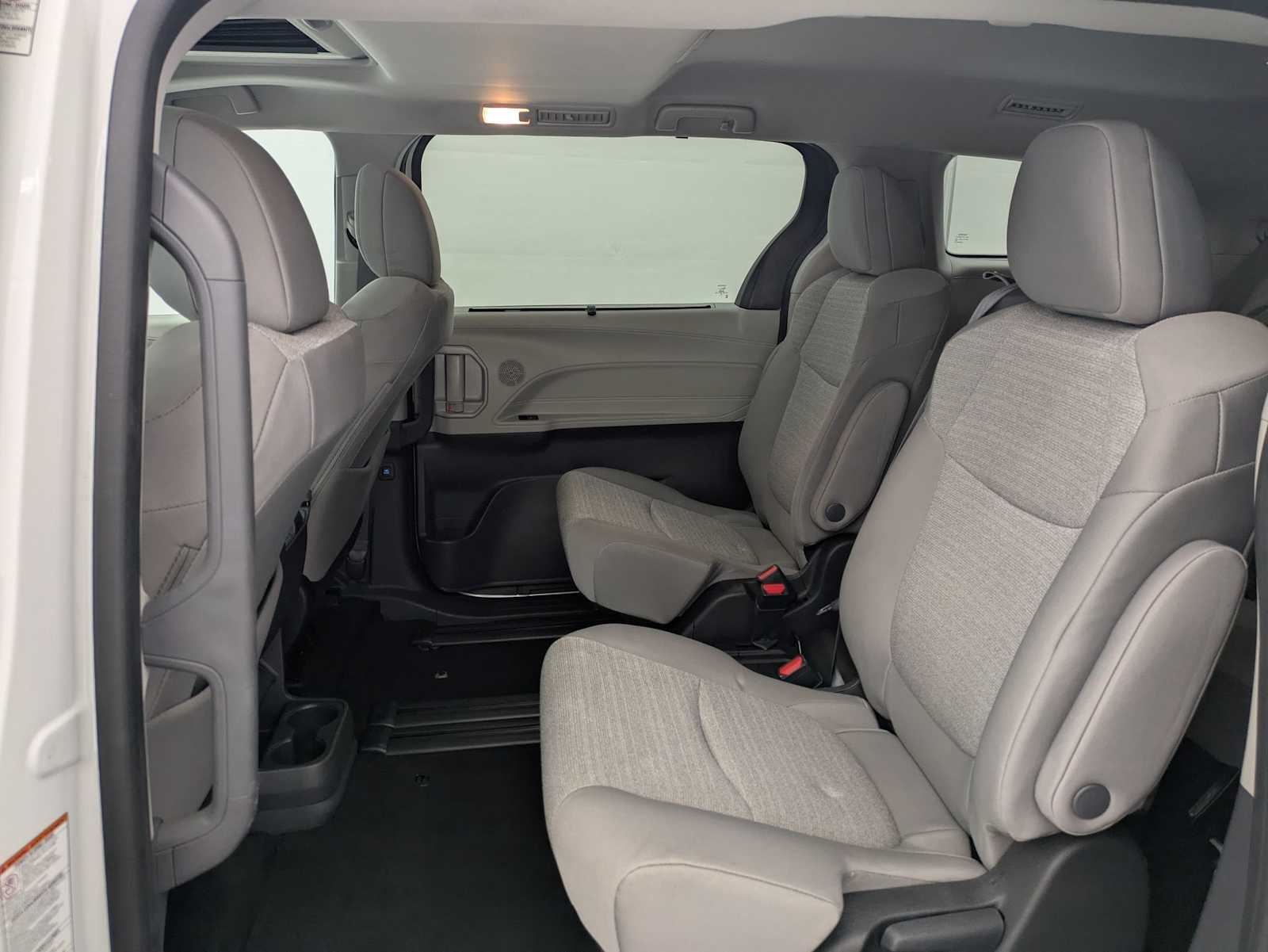 Thumbnail: 2024 Toyota Sienna - 20