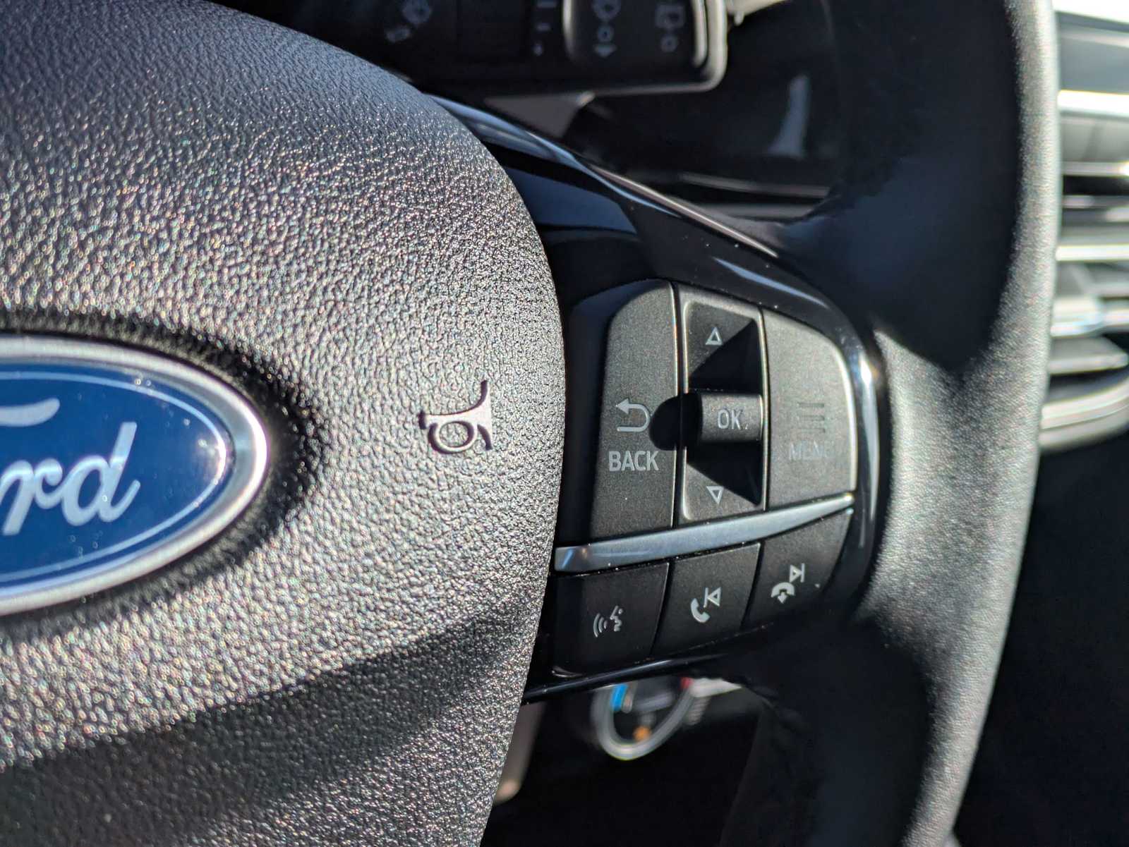 Thumbnail: 2021 Ford Escape - 25