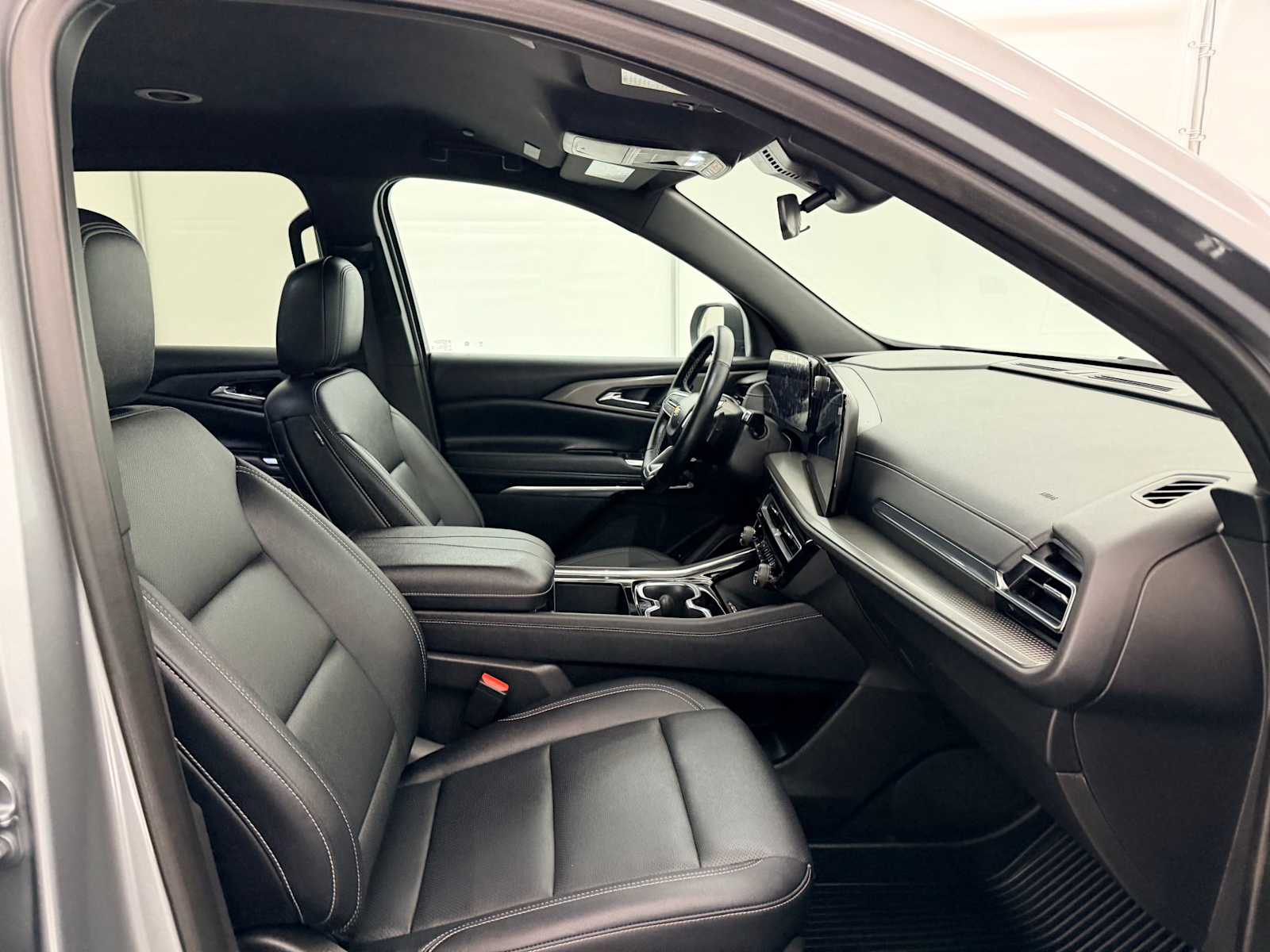 Thumbnail: 2025 Chevrolet Traverse - 21