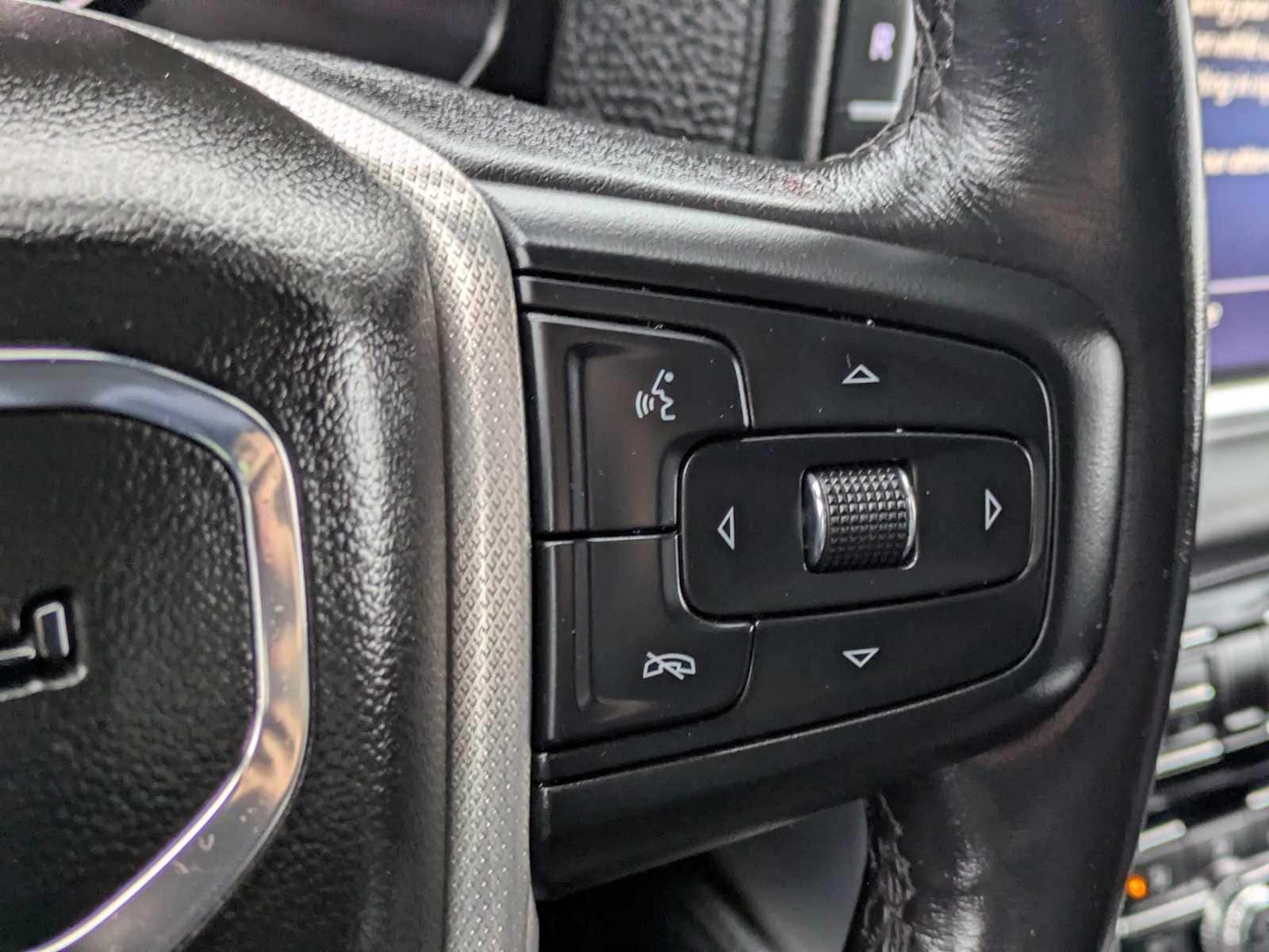 Thumbnail: 2021 GMC Yukon XL - 28