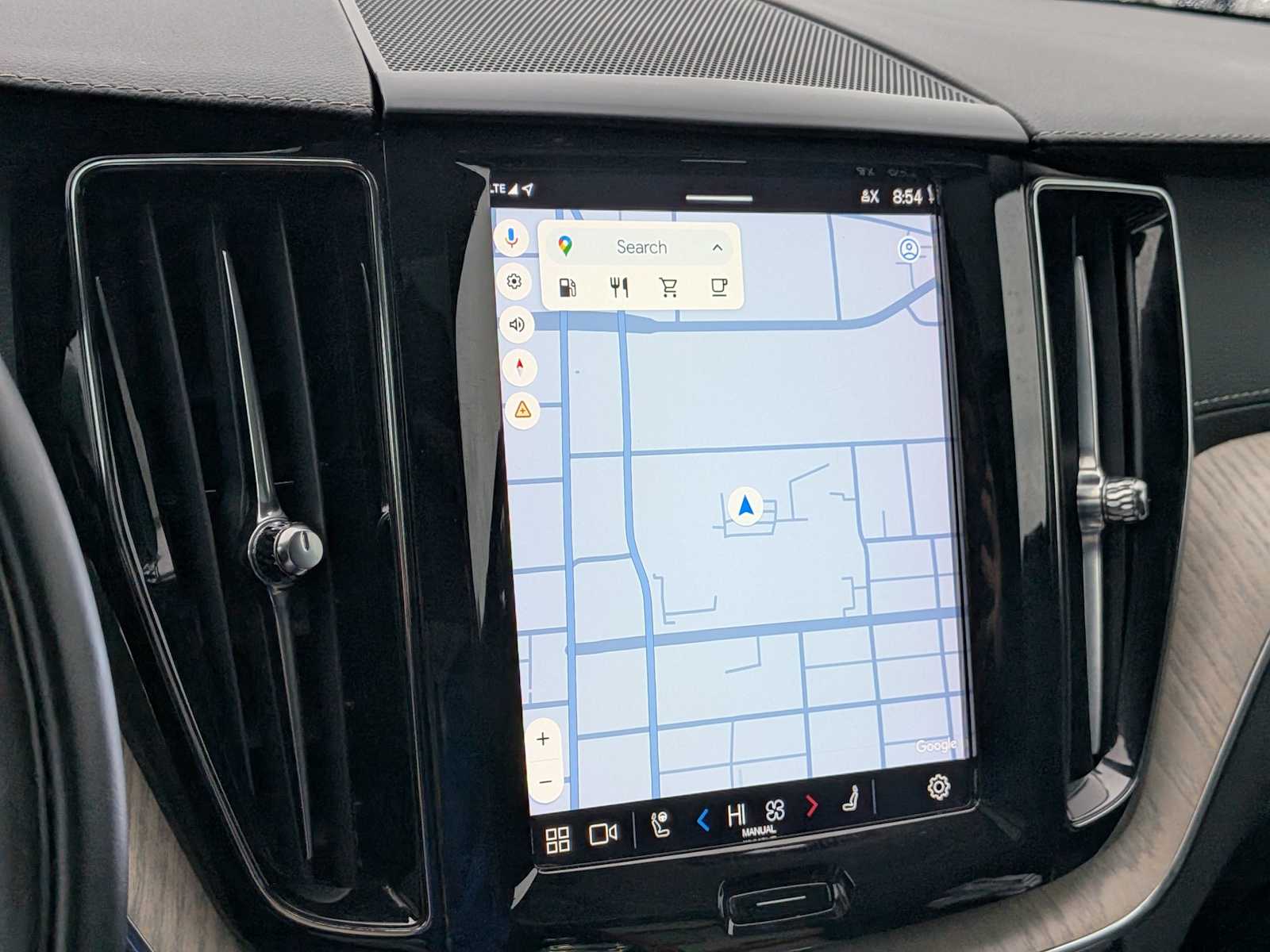 Thumbnail: 2022 Volvo XC60 - 30