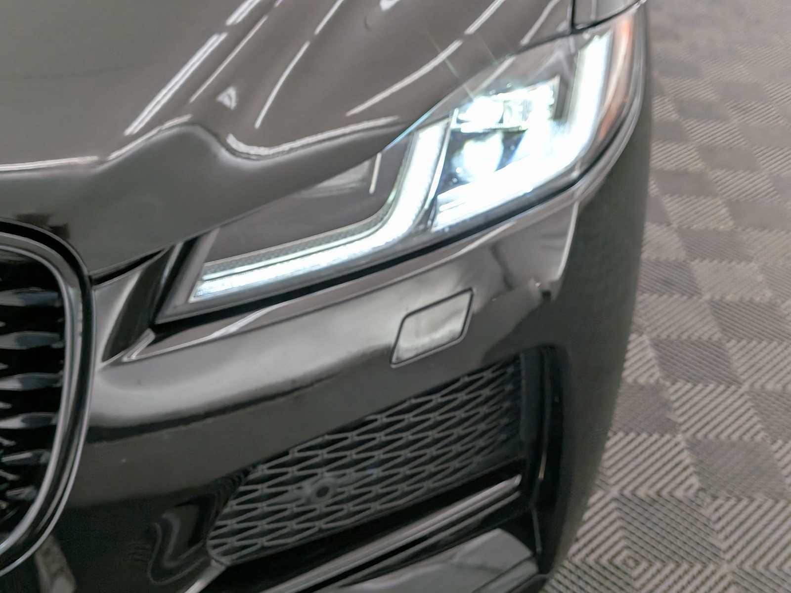 Thumbnail: 2021 Jaguar F-Pace - 10