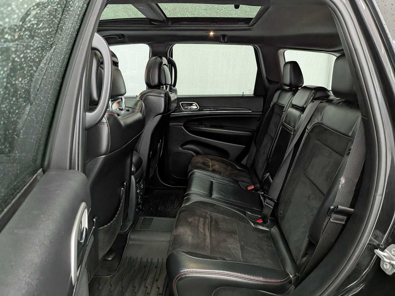 Thumbnail: 2017 Jeep Grand Cherokee - 23