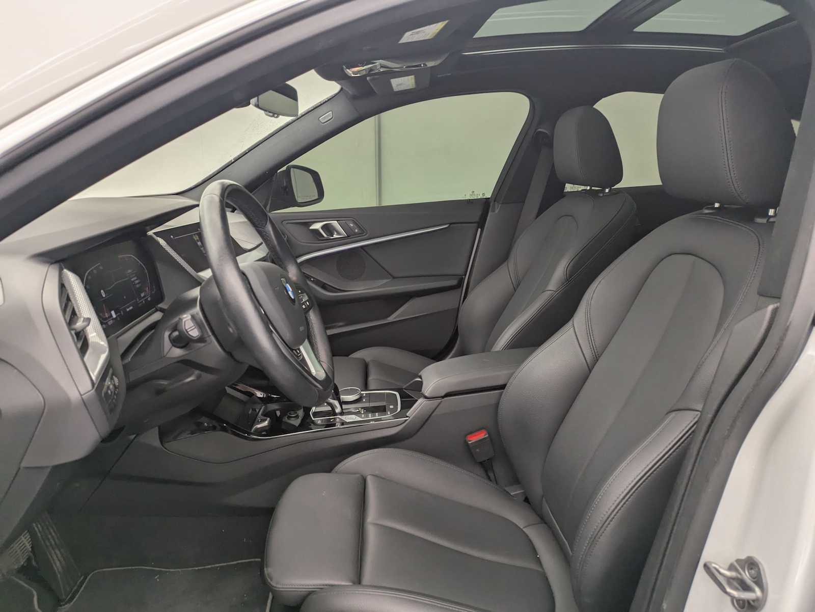 Thumbnail: 2024 BMW 2 Series - 17